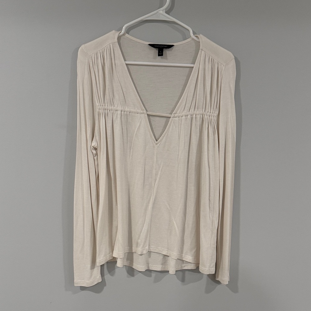 Banana Republic Cream Long Sleeve V-Neck Top